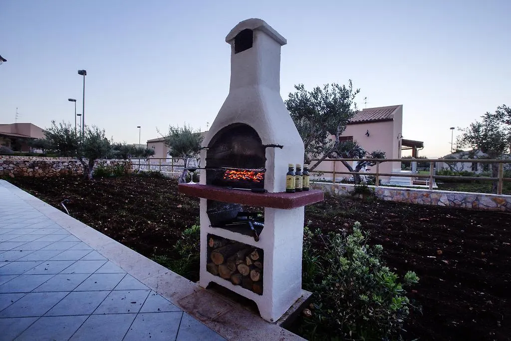 كوستوناتشي Holiday Home Nicola Santoro إيطاليا